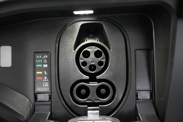 2024 Audi Q8 e-tron — photo 8 of 25