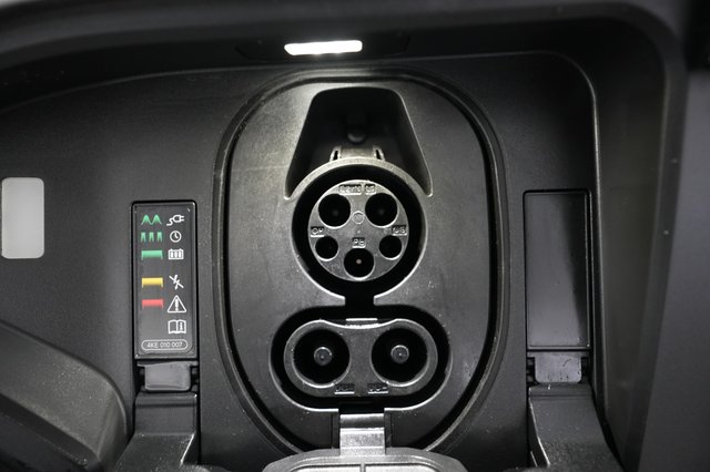 2024 Audi Q8 e-tron — photo 8 of 25
