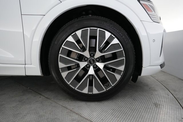 2024 Audi Q8 e-tron — photo 16 of 25