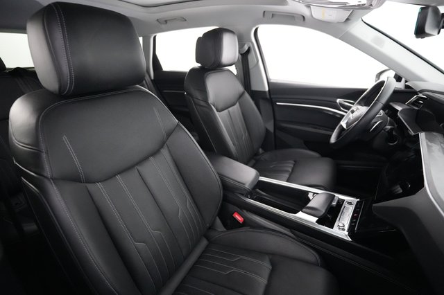 2024 Audi Q8 e-tron — photo 18 of 25