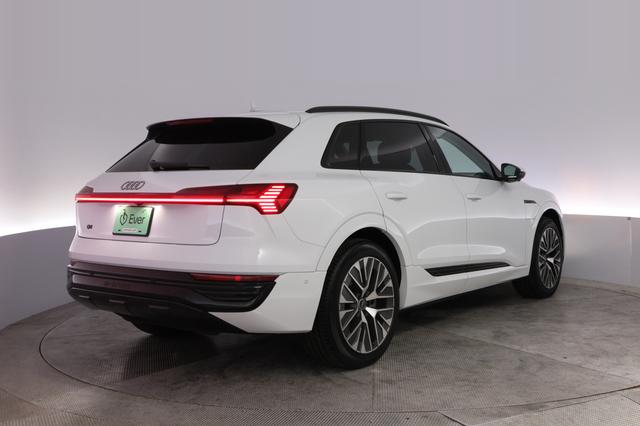 2024 Audi Q8 e-tron — photo 2 of 25