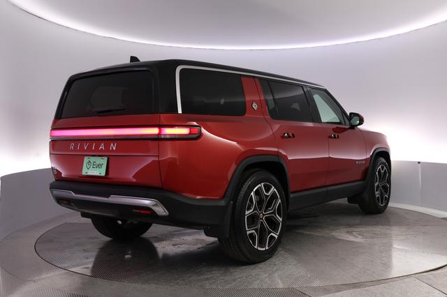 2025 Rivian R1S — photo 2 of 27
