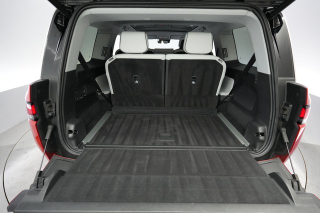 2025 Rivian R1S — photo 6 of 27