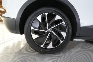 2022 Volkswagen ID.4 — photo 7 of 24