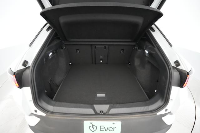 2022 Volkswagen ID.4 — photo 6 of 23