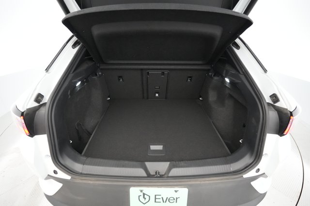 2022 Volkswagen ID.4 — photo 6 of 23