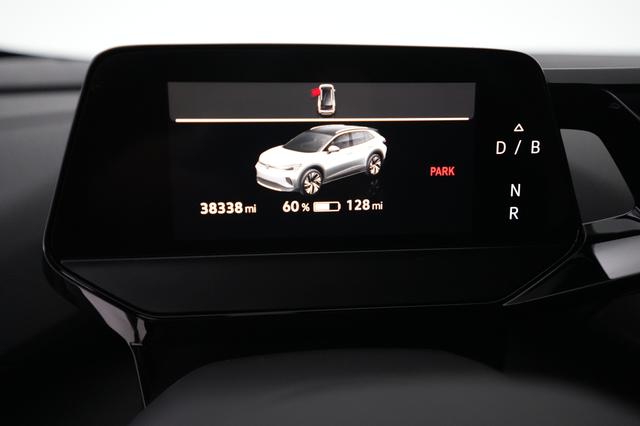 2022 Volkswagen ID.4 — photo 5 of 23
