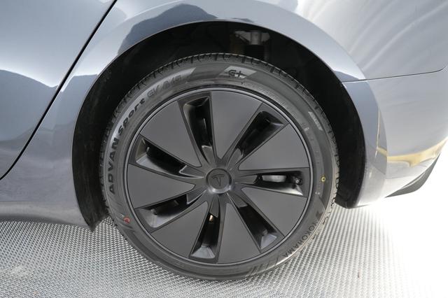 2024 Tesla Model 3 — photo 7 of 23