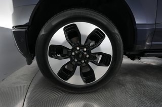 2023 Ford F-150 Lightning — photo 9 of 20