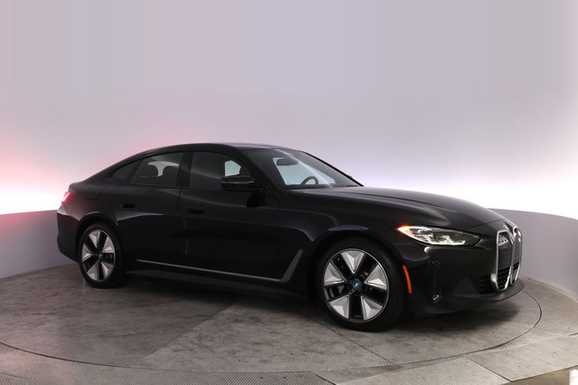 2023 BMW i4 — photo 11 of 23