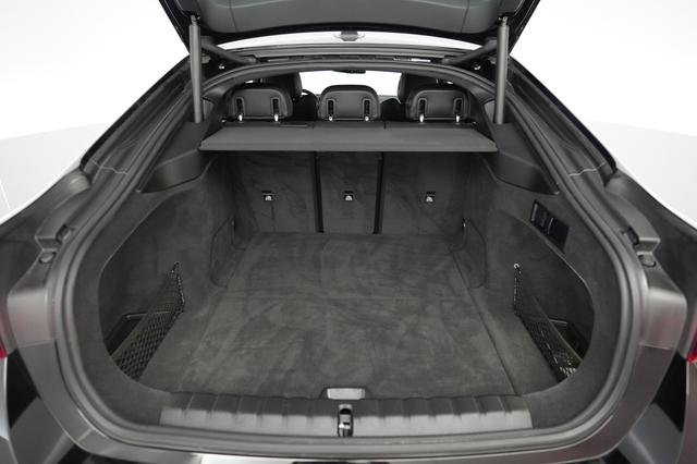 2023 BMW i4 — photo 6 of 23