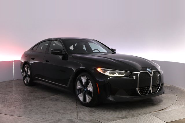 2023 BMW i4 — photo 10 of 23
