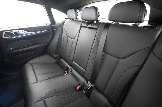 2023 BMW i4 — photo 19 of 23