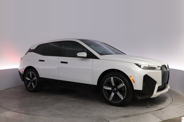2024 BMW iX — photo 11 of 26