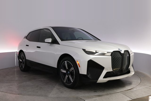 2024 BMW iX — photo 10 of 26