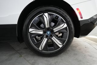 2024 BMW iX — photo 7 of 26