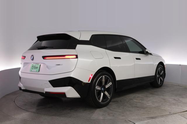 2024 BMW iX — photo 2 of 26