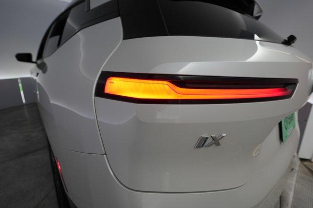 2024 BMW iX — photo 21 of 26