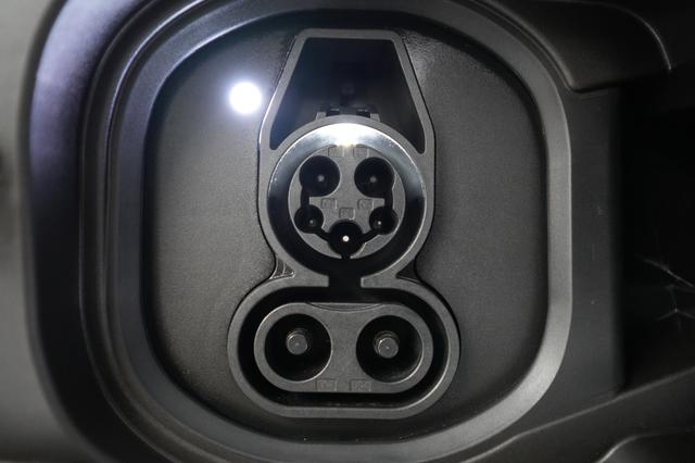 2024 BMW i5 — photo 8 of 23