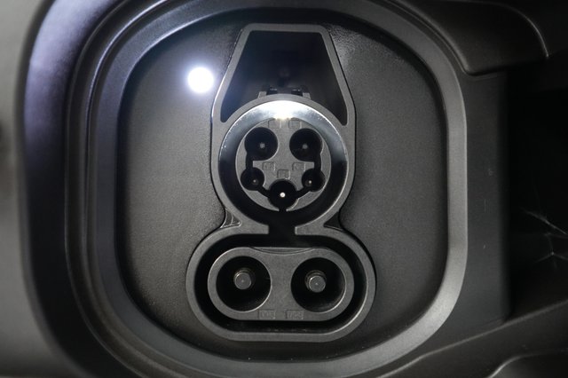 2024 BMW i5 — photo 8 of 23