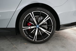2024 BMW i5 — photo 7 of 23