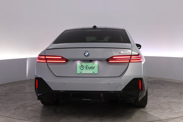 2024 BMW i5 — photo 12 of 23