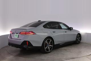 2024 BMW i5 — photo 2 of 23