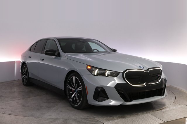2024 BMW i5 — photo 10 of 23