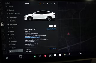 2022 Tesla Model X — photo 5 of 26