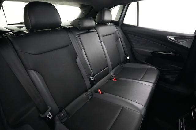 2023 Volkswagen ID.4 — photo 4 of 27