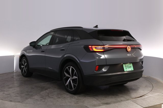 2023 Volkswagen ID.4 — photo 13 of 27