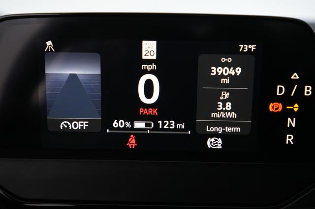 2023 Volkswagen ID.4 — photo 5 of 27