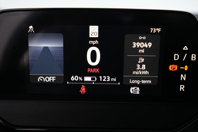 2023 Volkswagen ID.4 — photo 5 of 27