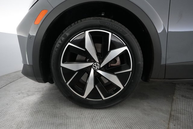 2023 Volkswagen ID.4 — photo 15 of 27