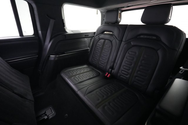 2023 Rivian R1S — photo 20 of 27