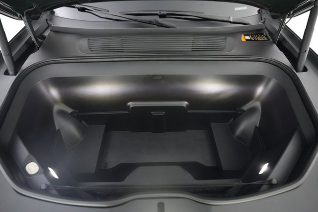 2023 Rivian R1S — photo 26 of 27