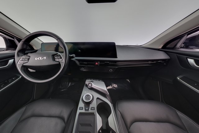 2023 Kia EV6 — photo 21 of 28