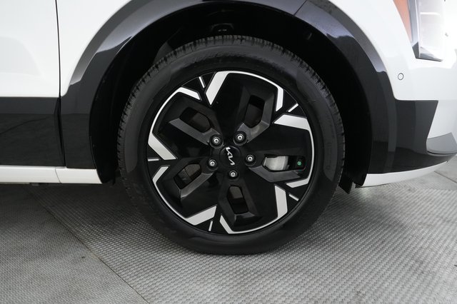 2023 Kia Niro EV — photo 16 of 24
