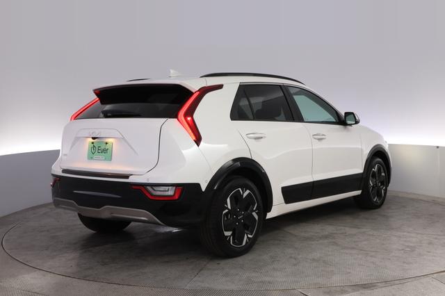 2023 Kia Niro EV — photo 2 of 24