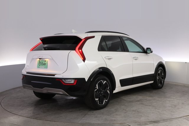 2023 Kia Niro EV — photo 2 of 24