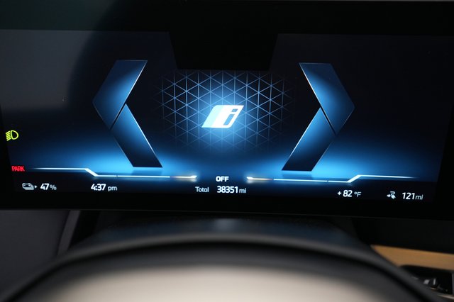 2023 BMW iX — photo 5 of 21