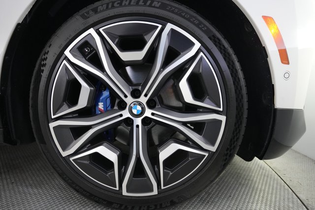2023 BMW iX — photo 15 of 21