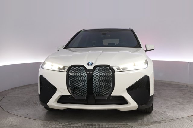 2023 BMW iX — photo 9 of 21