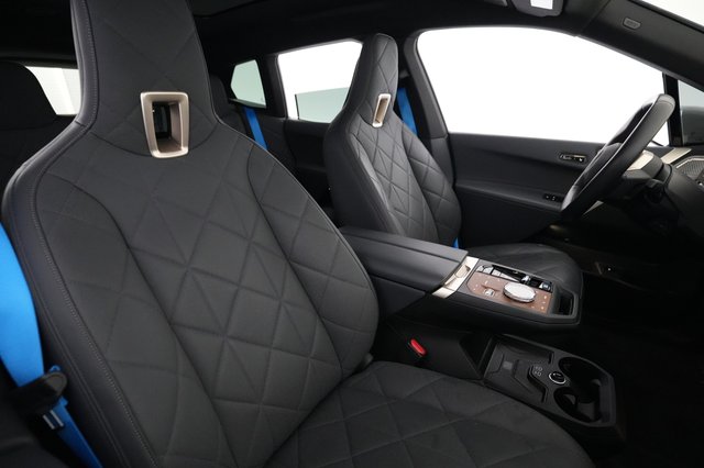 2023 BMW iX — photo 4 of 21