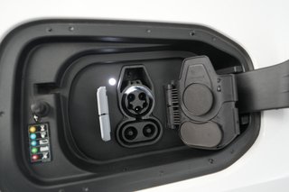 2023 BMW iX — photo 8 of 21