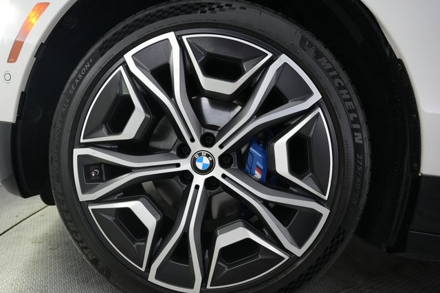2023 BMW iX — photo 17 of 21