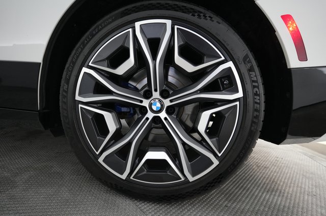 2023 BMW iX — photo 16 of 21