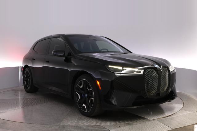 2023 BMW iX — photo 10 of 23