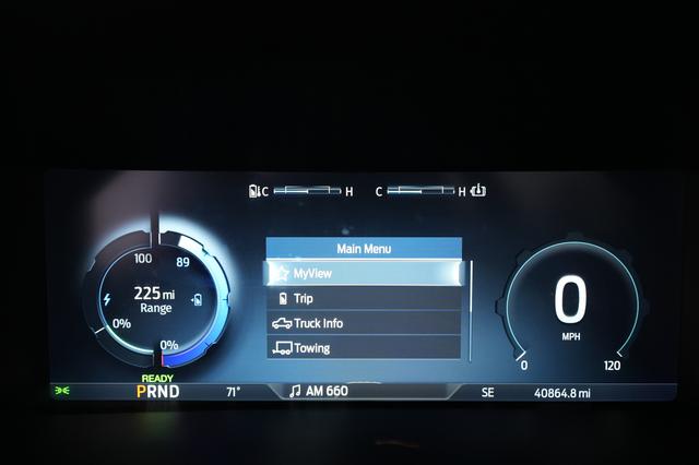2023 Ford F-150 Lightning — photo 5 of 19