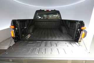 2023 Ford F-150 Lightning — photo 6 of 19